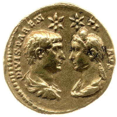 Aureus - Hadrian, Trajan, and Plotina DIVIS PARENTIBVS back