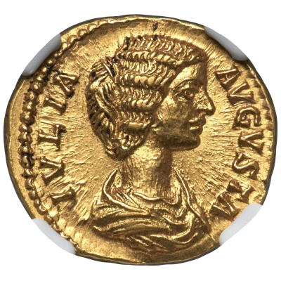 Aureus - Julia Domna DIANA LVCIFERA; Diana without crescent on shoulders front