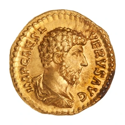 Aureus - Lucius Verus SALVTI AVGVSTOR TR P III COS II; Salus front