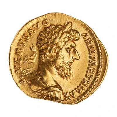 Aureus - Lucius Verus TR P VII IMP IIII COS III; Victory front