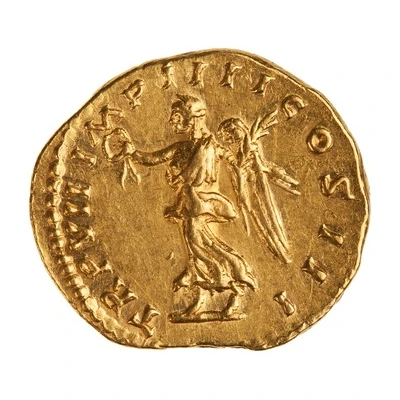Aureus - Lucius Verus TR P VII IMP IIII COS III; Victory back