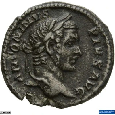 Denarius - Caracalla VICTORIAE AVGG; Victory front