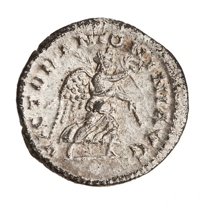 Denarius - Elagabalus VICTOR ANTONINI AVG; Victory back