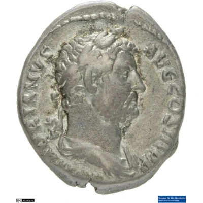 Denarius - Hadrian ADVENTVS AVG; Roma front