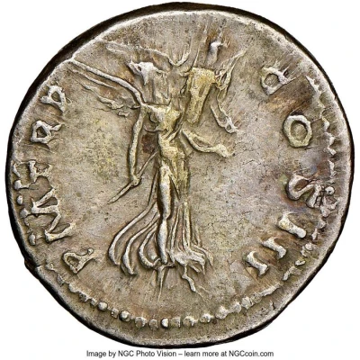 Denarius - Hadrian P M TR P COS III; Victory back