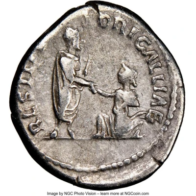 Denarius - Hadrian RESTITVTORI GALLIAE; Gallia back