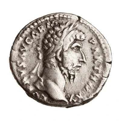 Denarius - Lucius Verus TR P VII IMP IIII COS III; Victory front
