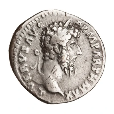 Denarius - Lucius Verus VICT AVG TR P VI COS II; Victory front