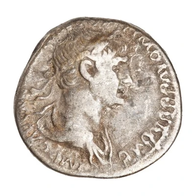 Denarius - Trajan PARTHICO P M TR P COS VI P P S P Q R PRO AVG; Providentia front