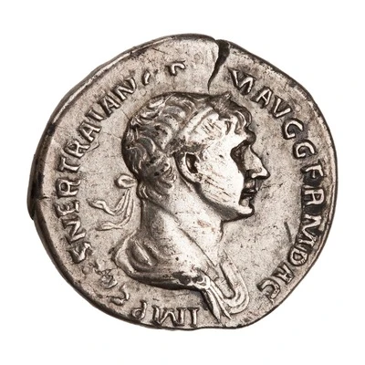 Denarius - Trajan PARTHICO P M TR P COS VI P P S P Q R; Sol front