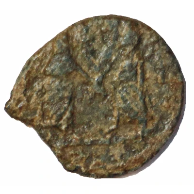 Follis - Decentius VICTORIAE; Barbarous imitation back