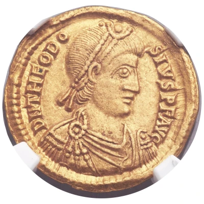 Solidus - Theodosius II VICTORIA AVGGG RV; Ravenna front