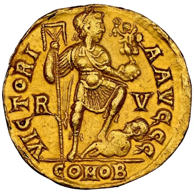 Solidus - Theodosius II VICTORIA AVGGG RV; Ravenna back